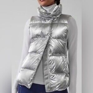 Athleta Downtown Puffer Vest Womens XS Silver Metallic Quilted Down Full Zip